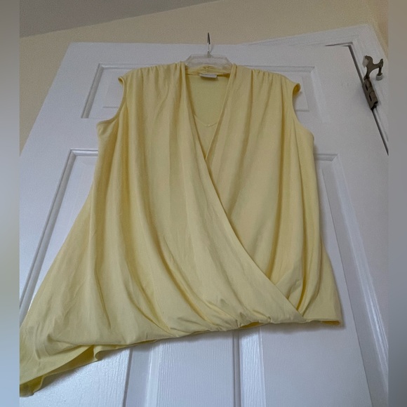 New York and Company size large yellow top - Picture 5 of 7